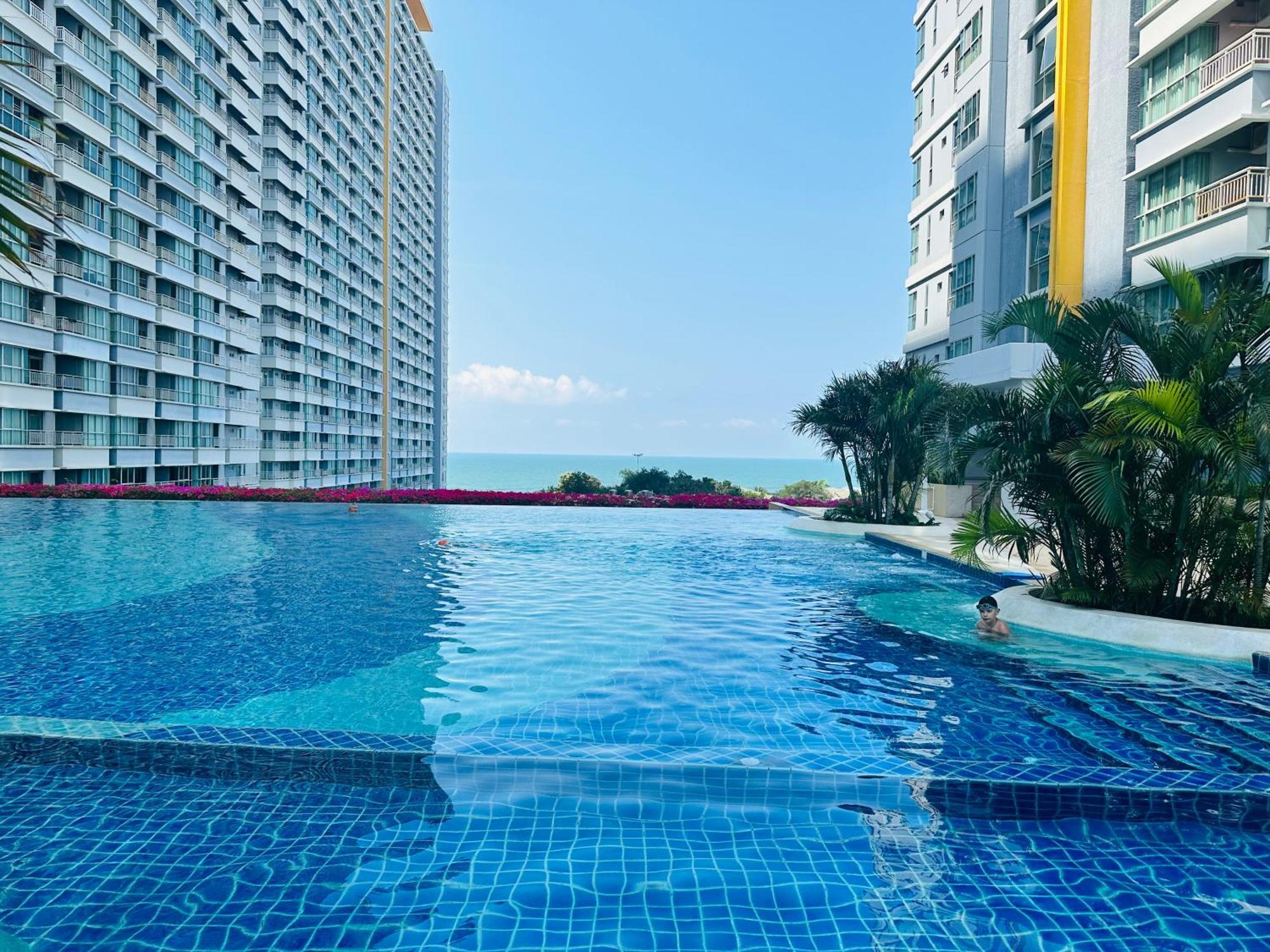 Seaview Beach Room Lumpini-Pool And Gym Face To Ocean Jomtien Beach Exterior photo