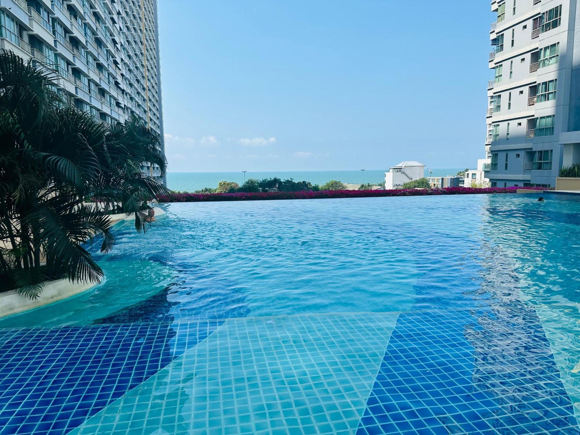 Seaview Beach Room Lumpini-Pool And Gym Face To Ocean Jomtien Beach Exterior photo