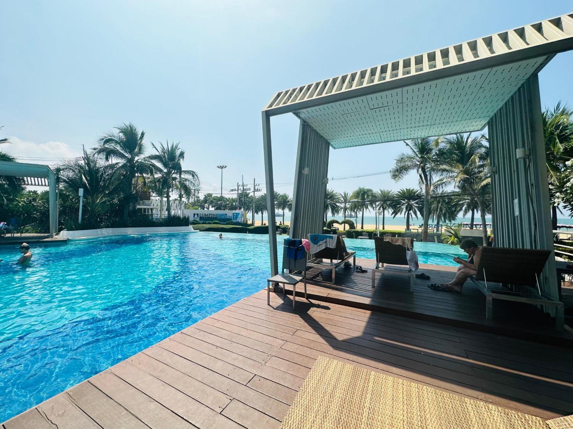 Seaview Beach Room Lumpini-Pool And Gym Face To Ocean Jomtien Beach Exterior photo